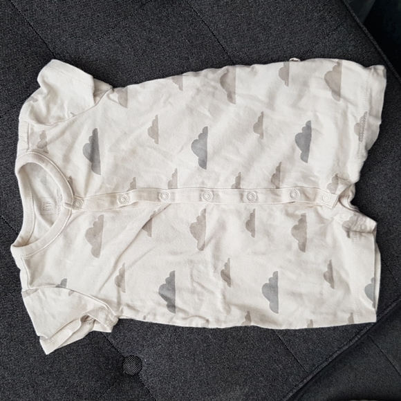 Gap Short-Sleeve Romper 3-6M - Picture 1 of 3